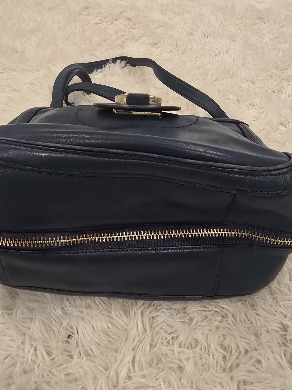 Tory Burch Navy Leather Tote with Gold Logo Snap - Picture 6 of 11